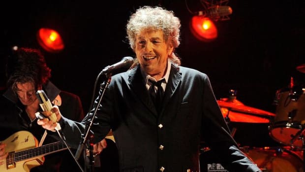 Songwriter Bob Dylan Wins Nobel Prize for Literature