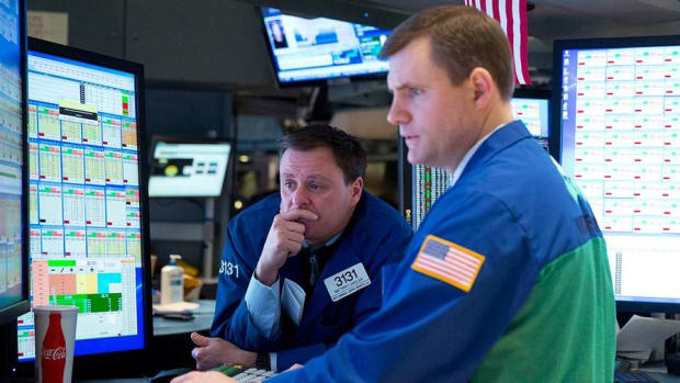 Closing Bell: Dish Urges FCC to Stop Verizon-XO Deal; U.S. Stocks Slip