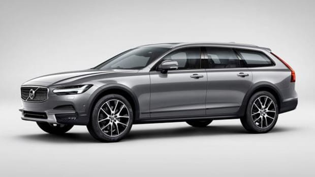 Hoping U.S. Carbuyers Will Again Consider Station Wagons, Volvo Unveils V90 Cross Country