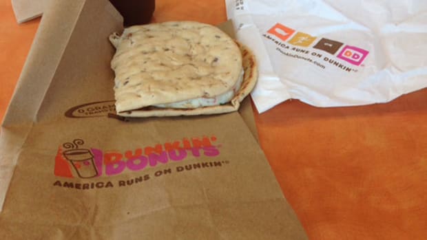 These 4 'Fast-Casual' Restaurant Stocks Are Beating Chipotle