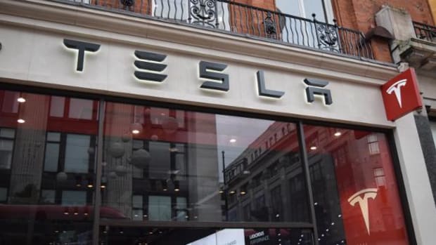 Tesla Expands California Factory, May Purchase Samsung Chips -- Tech Roundup