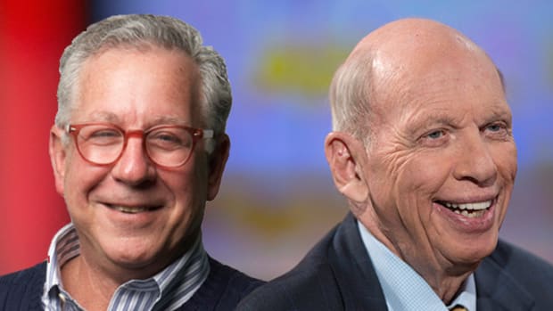 Byron Wien vs. Doug Kass: Who Has Better 'Surprises' Forecasted for 2016?