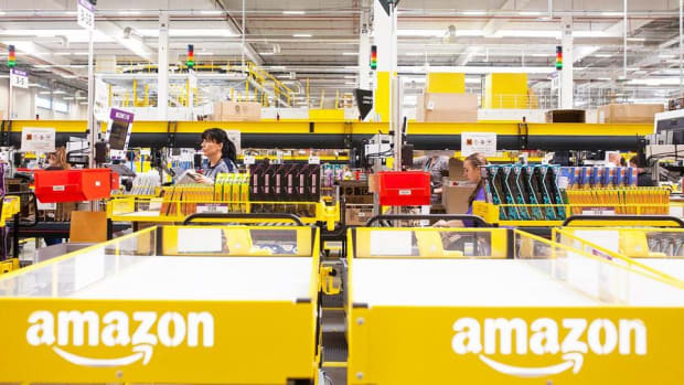 Amazon's Latest Retail Experiment, Amazon Go, Is 'Huge,' According to Jim Cramer