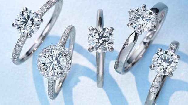 Blue Nile's Holiday Blemished by Volatile Stock Markets, Lower Diamond Prices