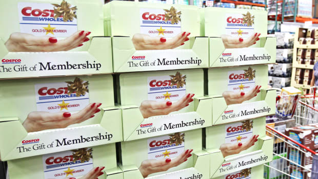 Costco's Stock Is Near an All-Time High Because It Probably Won't Be Eaten Alive by One Online Beast