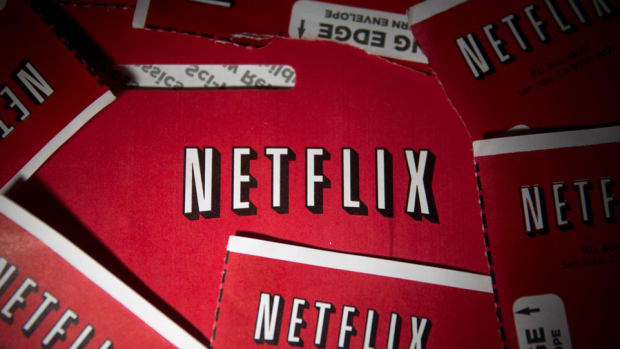 Netflix Stock Swings Up Before Earnings, FXCM Reportedly Has Lifeline