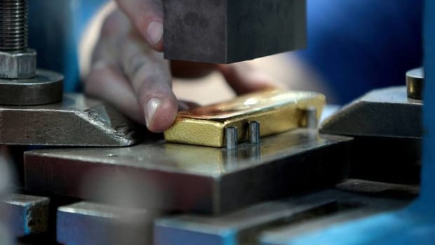 Gold Will Go Higher Once Faltering Economy Pushes Fed to Act