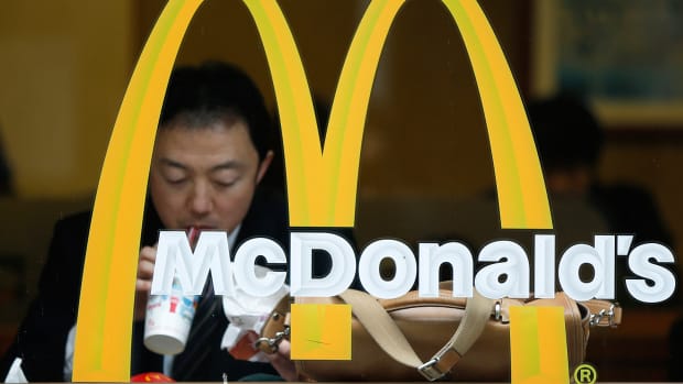 Charts Show Unappetizing McDonald's Stock; Will Earnings Help?