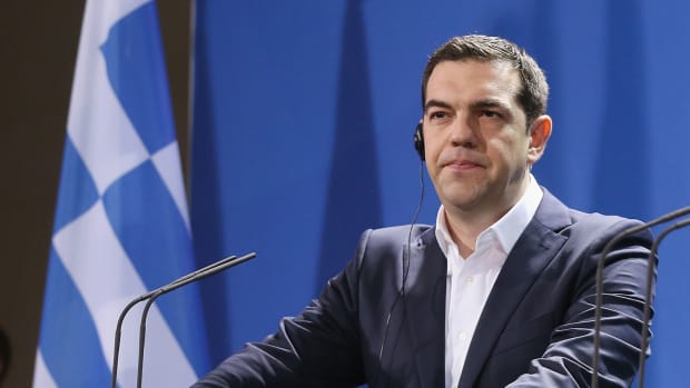 Stocks Trade Mixed Amid Greece Uncertainty, China Rate Cuts