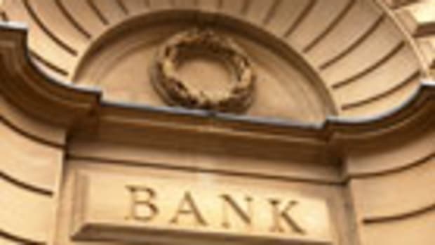 Buy Huntington Bancshares Ahead of Fourth-Quarter Earnings Report