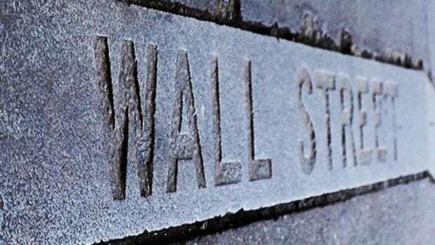 Apple-Inspired Rally Fades as Rise in Crude Inventories Pressures Energy Sector