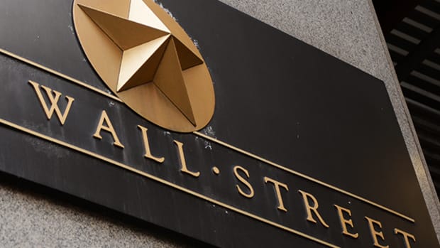 Wall Street Ends Its Losing Streak As Corporate Earnings Take Focus