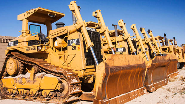 Approach Caterpillar's Stock With Caution
