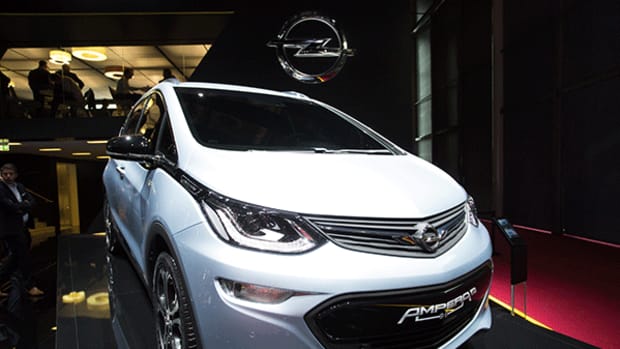 GM 'Exploring Opportunities' for Opel Sale to Peugeot