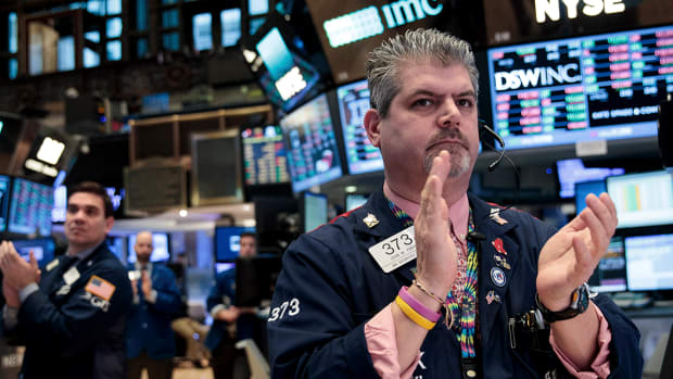 European Markets Mixed, Wall Street Set to Open Flat