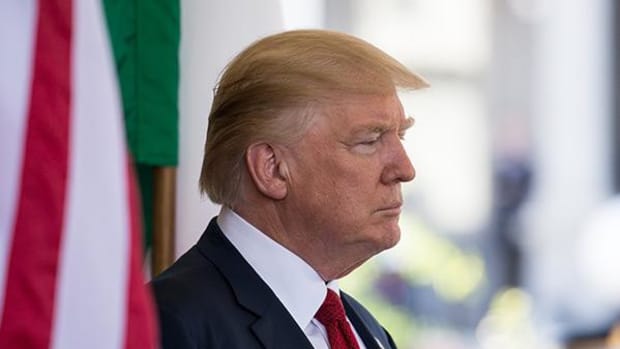 Congressional Democrats to Sue Trump Over Emoluments Violation