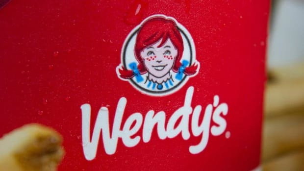 Wendy's Pokes Fun at Competitors' Burgers In Super Bowl Commercial