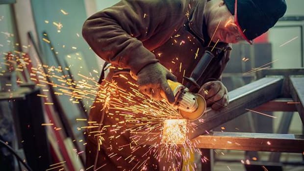 Valmont Industries Pops on 4Q Earnings