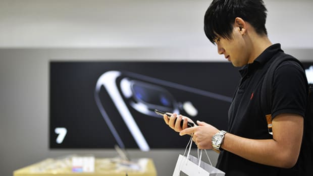 Apple's Falling Sales in China Aren't a Major Problem, Yet