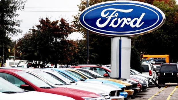 Closing Bell: Records on Wall Street; Ford Surprises, GM Disappoints