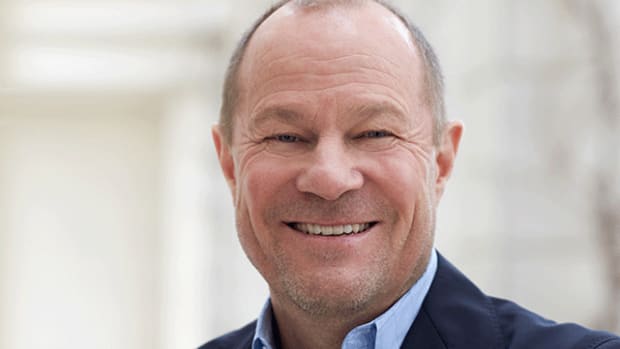 Here Are 3 Reasons Why Gap Should Boot Its CEO