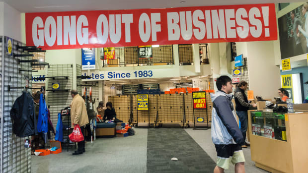 Big Banks Limiting Exposure to Lethal Retail Sector: Fitch Ratings