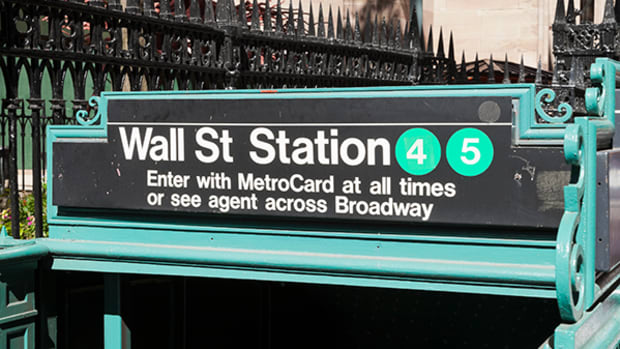 Crude Rally Boosts Energy Stocks, S&P 500 Inches Higher