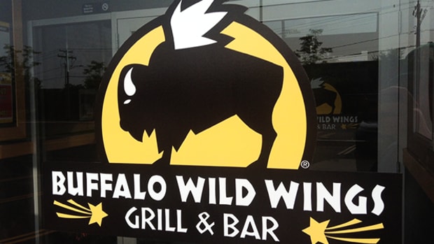 Buffalo Wild Wings Stock Is Fried -- Tumbles Some 3.5% on Downgrade