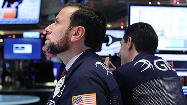 Wall Street Closes Lower Amid Continued Global Worries