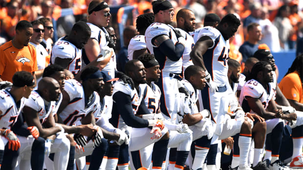 NFL Owners to Discuss Rule Mandating Players Stand for Anthem
