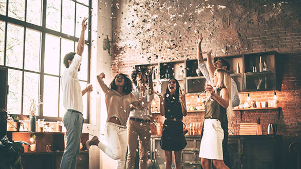 Resist All the Dow 22K Hoopla: Cramer's 'Mad Money' Recap (Wednesday 8/2/17)