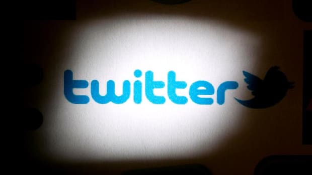 Midday Report: Twitter Sells Off on Worries Over User Growth; Wall Street at Intraday Records