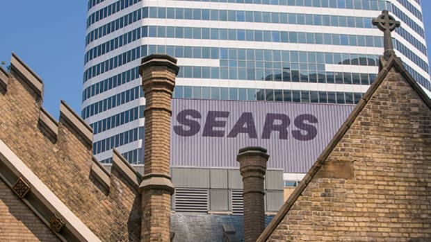 18 Big Retailers Besides Sears Canada That Have Filed Bankruptcy This Year and Are Near Death