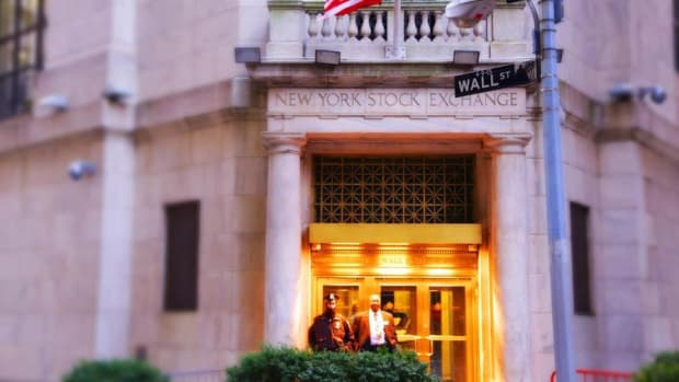 Closing Bell: Kansas City Southern Slumps on Ford News; Dow Hits Snag