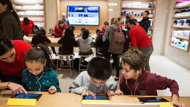 Here's What Apple's Stock Is Doing After an Investment Bank Slashed Its Rating