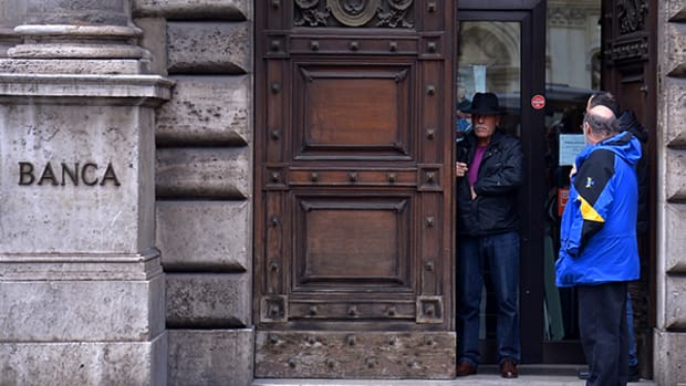 Bank Stocks Help Lift Europe's Benchmarks to Solid Gains