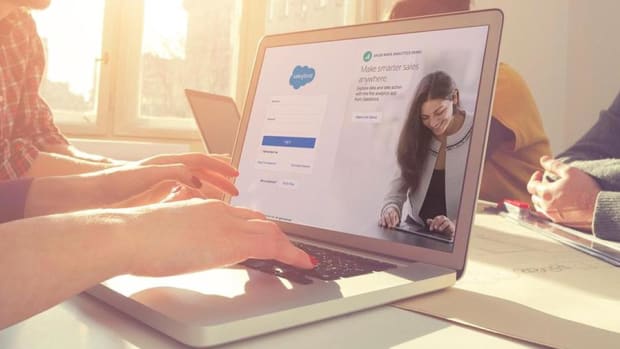 Jim Cramer: Salesforce Is Making a Move Against Oracle and SAP