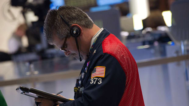 Stock Futures Retreat as Wall Street Awaits Fed Minutes