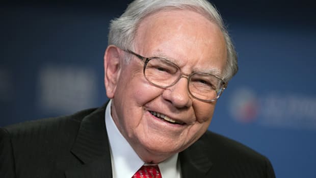 Warren Buffett Issues Dire Prediction for Newspapers