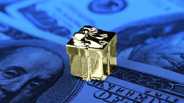 Seven Great Holiday Gift Ideas from a Financial Advisor -- and Mom