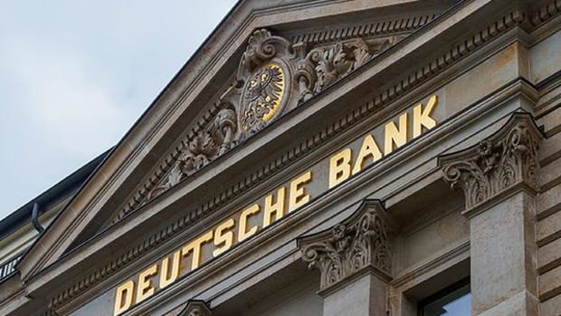 Deutsche Bank Slips After Shareholders Approve Potential for Capital Increases