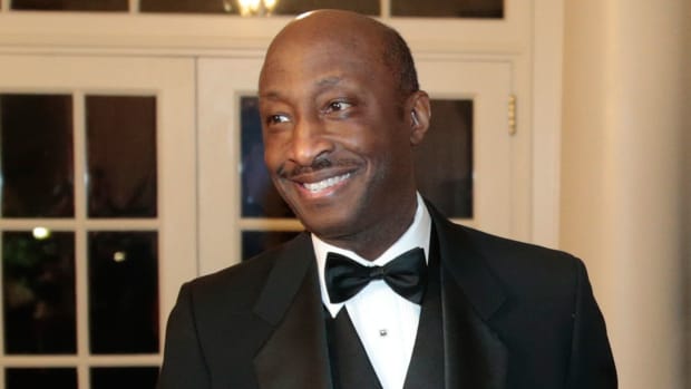 In Trump CEO Council Exodus, Early Movers Stand Out