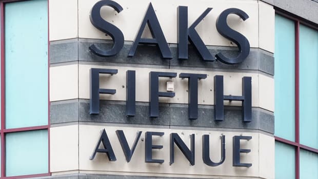 Activist Urges Hudson's Bay to Take Unsolicited Offer From German Chain