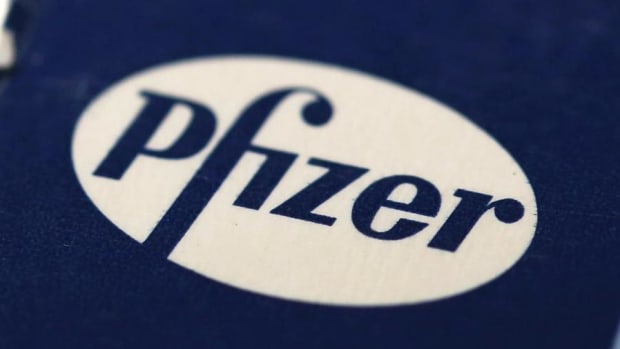 Pfizer Misses on Earnings, Forecasts 2017 Sales Below Analysts' Estimates