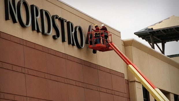 Nordstrom's Must-Know Chart Setup Ahead of Earnings