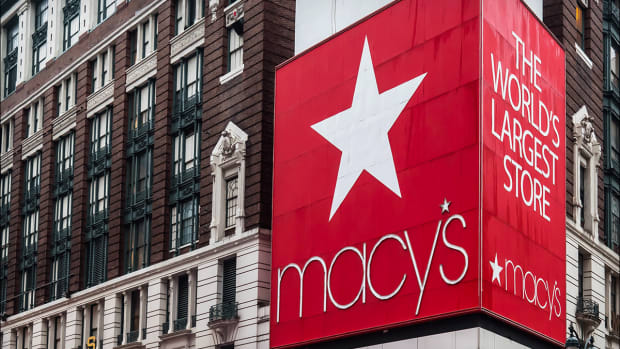 Is Macy's a Buy Despite Earnings Tumble?