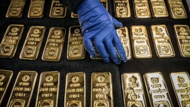Gold Blasts Past US$2,000 Level As Traders Rush Into Gold-backed ETFs As Hedge Against Global Uncertainties
