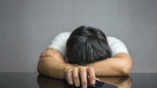 cust on hold phone sh