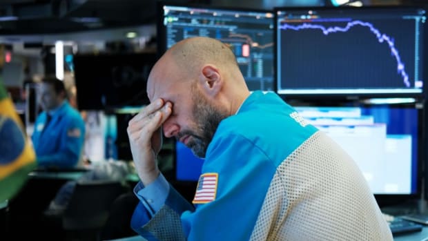 Indexes Plunge In Hong Kong, China As Wall Street's Bloodbath Spills Over To Asian Stock Markets, Weighing On Technology Firms