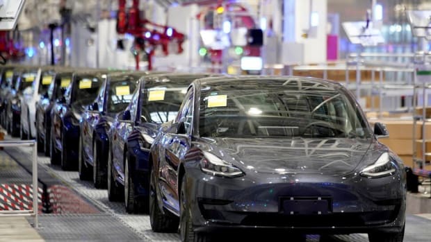 Model 3 electric cars rolling off Tesla's Gigafactory in Shanghai on January 7, 2020. Photo: Reuters